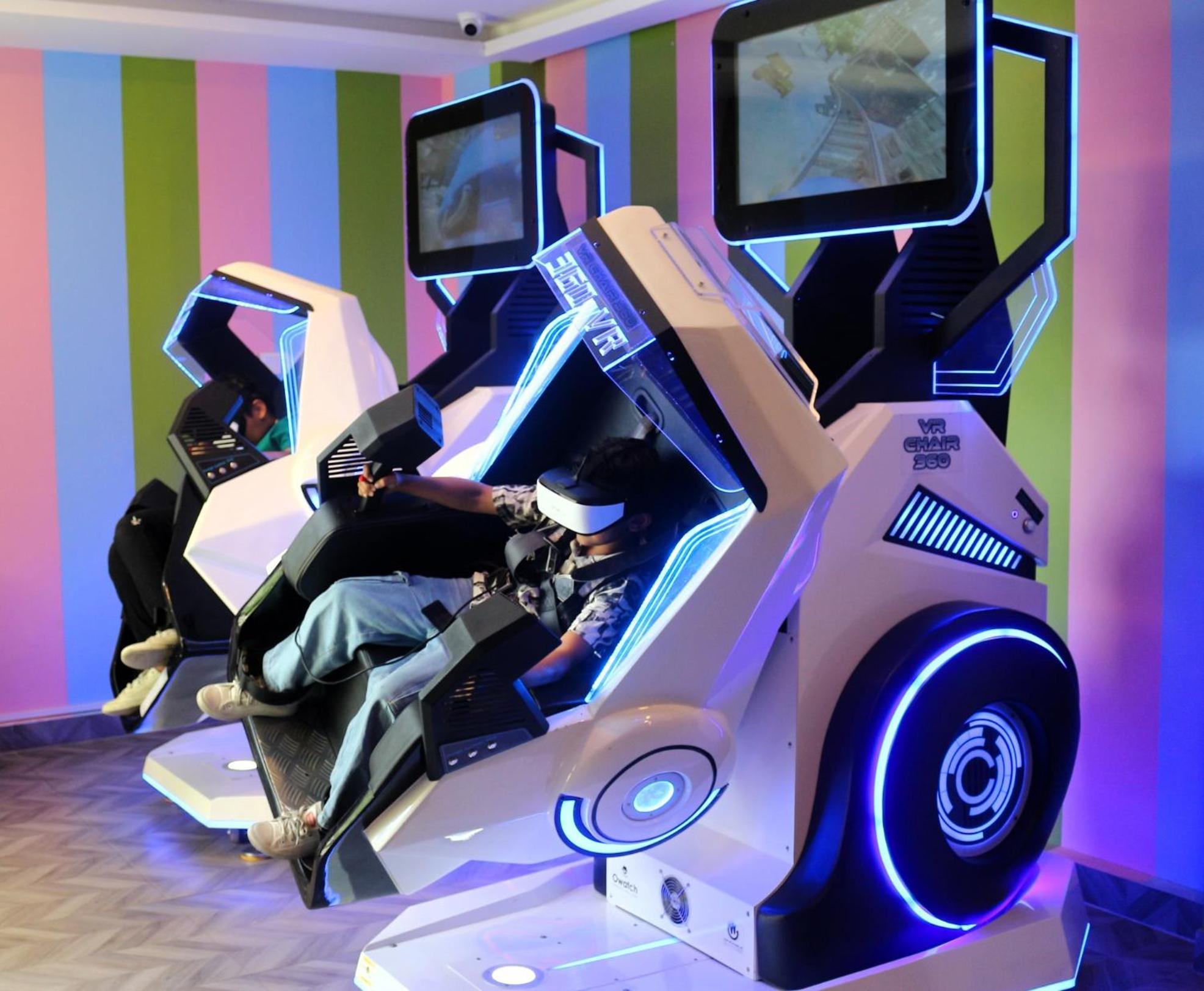 Lagoona Beach Luxury Resort And Spa Manama Exterior foto A racing simulator